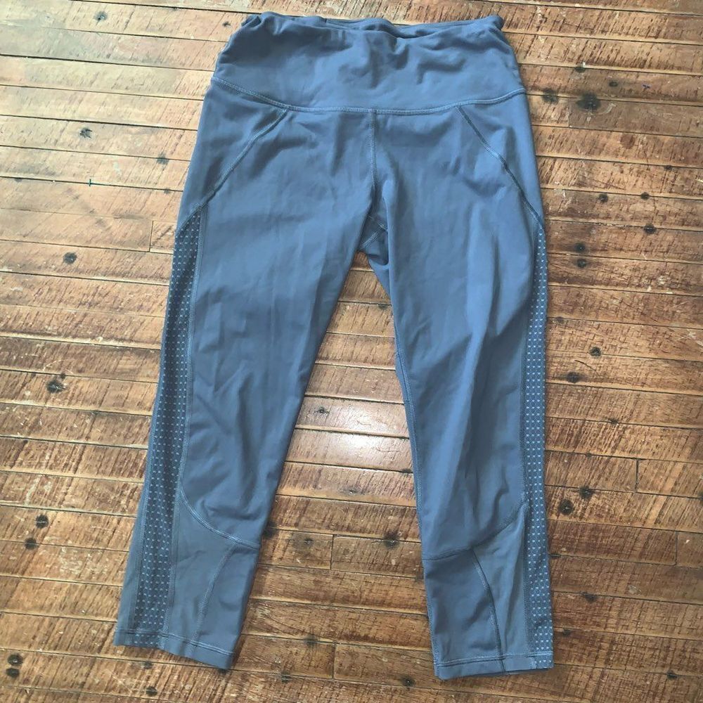 Victoria’s Secret Knockout gray M high impact athletic leggings